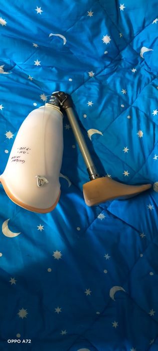 Vand proteza, noua picior drept