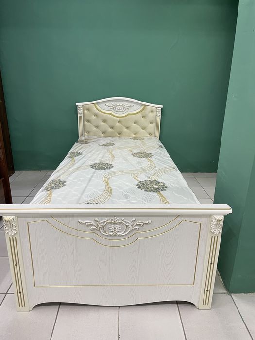 Кровать (шедевр) крават