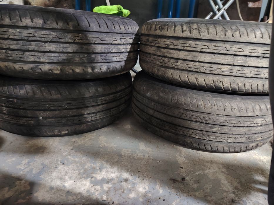 Продам комплект шин R 16