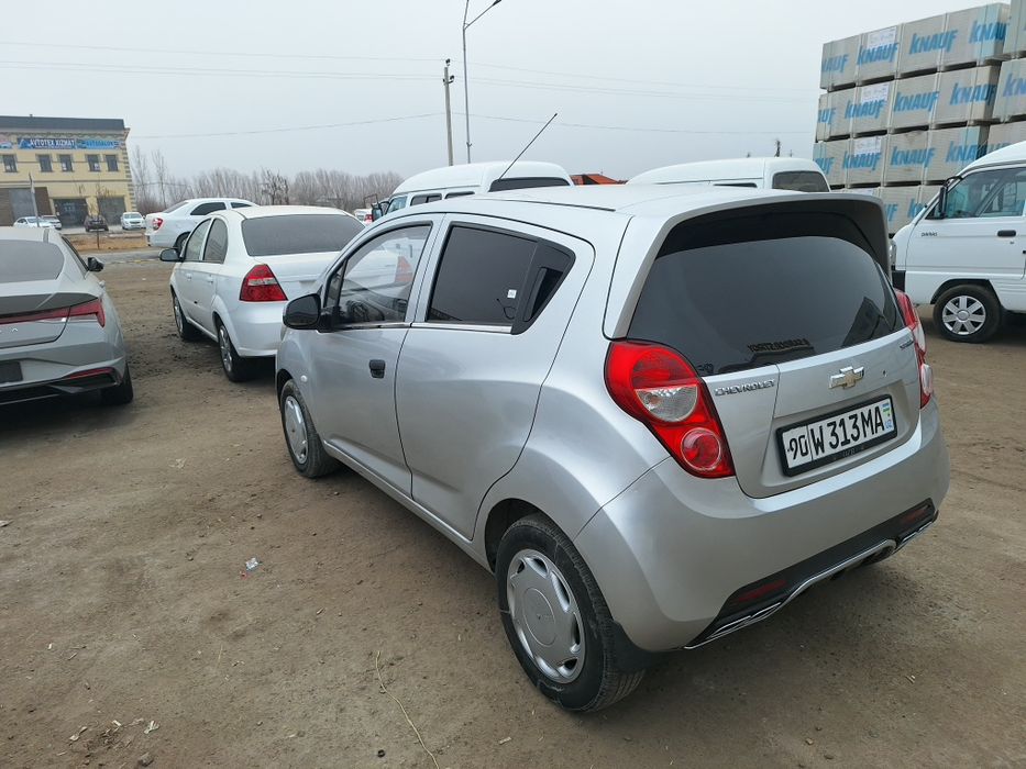 Spark kelishilgan xolda sotiladi.