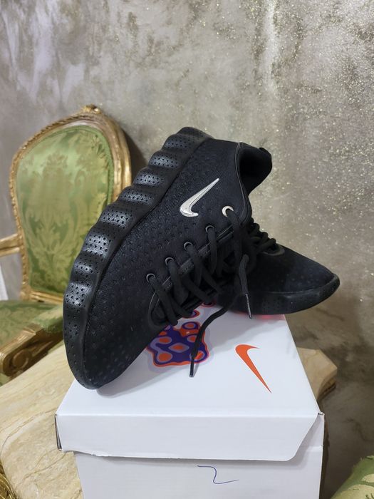 Se vinde Nike Mind