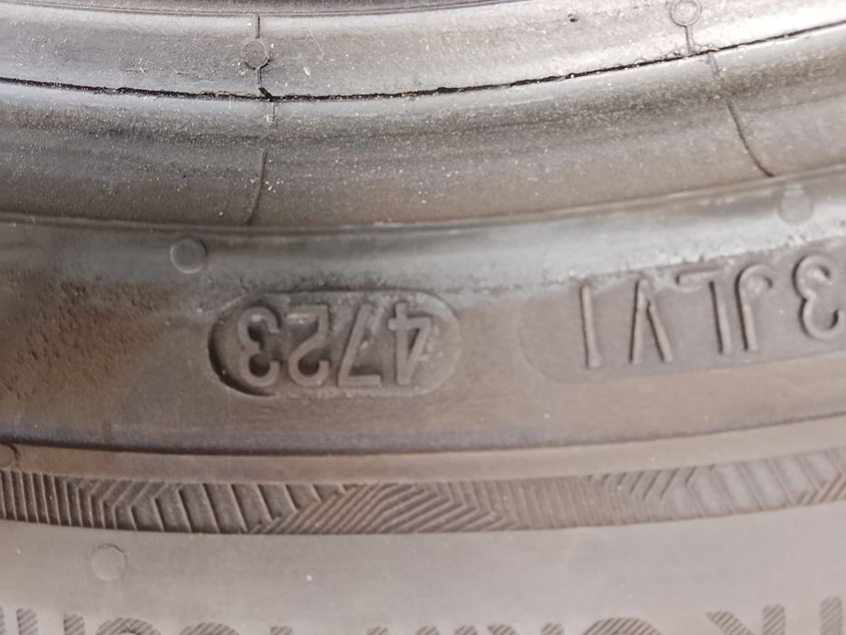 225 55 18. Uniroyal ,Continental. An 2023