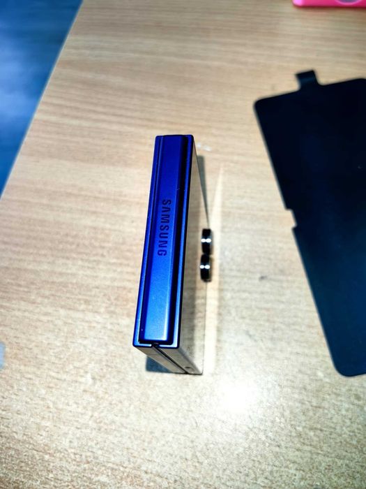 Samsung Galaxy Z Flip7 5G 256GB 12GB RAM НОВ с гаранция платен кеш
