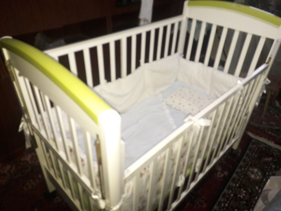 Болалар кровати сотилади