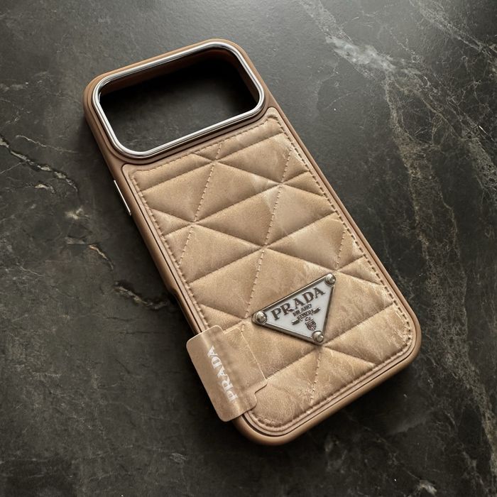 Husa Bumper protectie Apple iPhone 17 pro max tip Prada