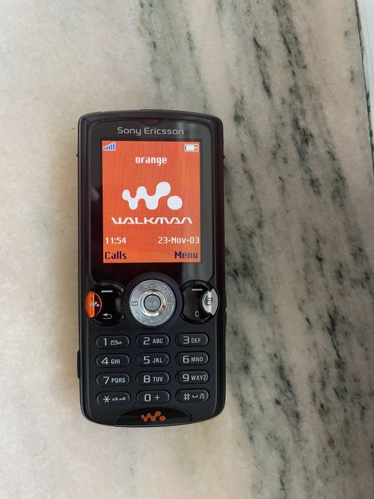 Telefon cu butoane Sony ericsson w810i impecabil de colectie
