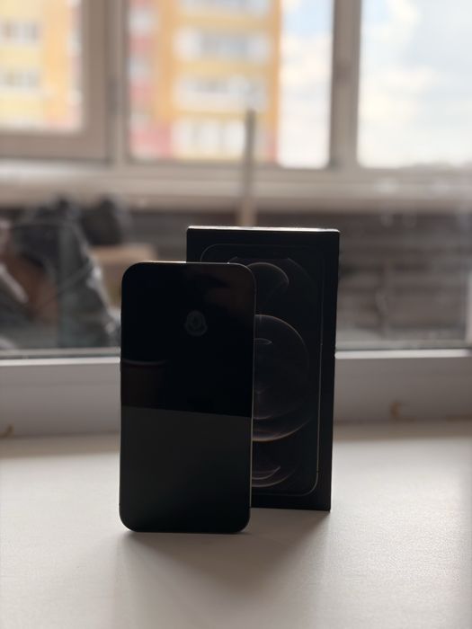 Продам iphone(айфон) 12 про макс