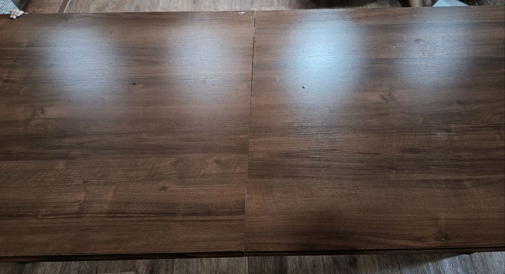 Стол хорошом состояние