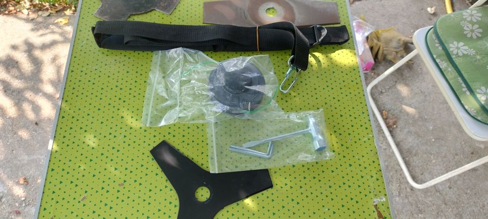 Accesorii motocoasă noi și puțin folosite