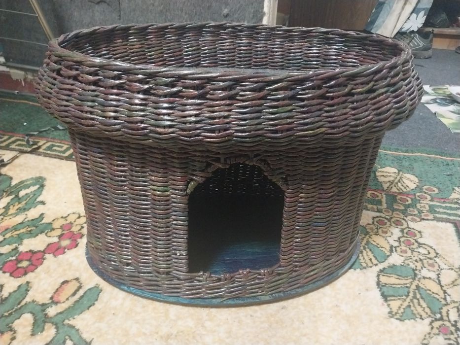 Домик для кошки с верней мансардой