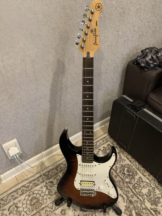Электрогитара Yamaha Pacifica 112j