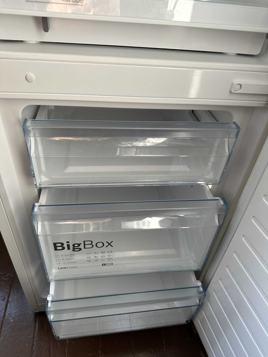 ХЛАДИЛНИК с фризер BOSCH 186 см.