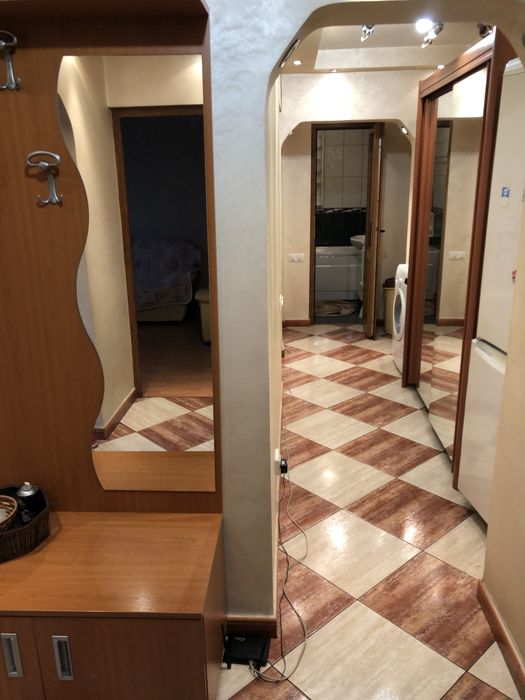 Inchiriez apartament 3 camere