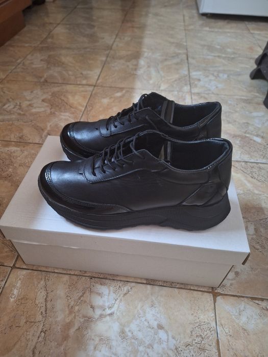 Нови обувки 37н.