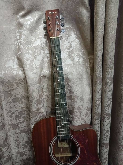 Akustik gitara sotiladi holati ideal razmeri 41 classik sim taqilgan