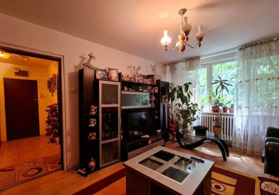 Дава се под наем Тристаен апартамент в Пловдив, Център - 75 кв.м за 183.6 € - Снимка #1