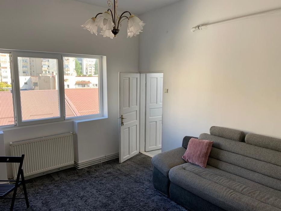 Apartament central cu 2 camere de inchiriat