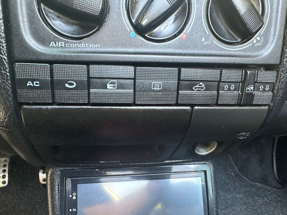 Volkswagen Golf 3 Cabrio - Contact Whatsapp
