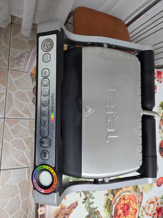 Vând grătar electric Tefal