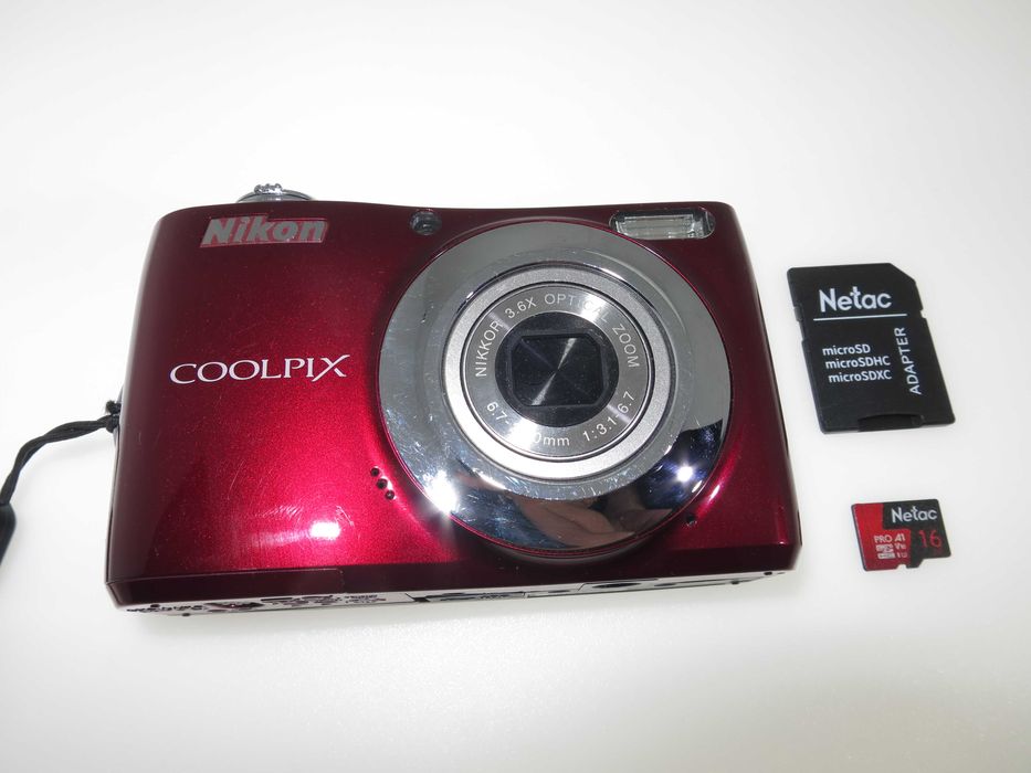 Nikon Coolpix L22 компактен цифров фотоапарат, червена дигитална камера, 12 мегапиксела, голям екран, тествана и работи отлично