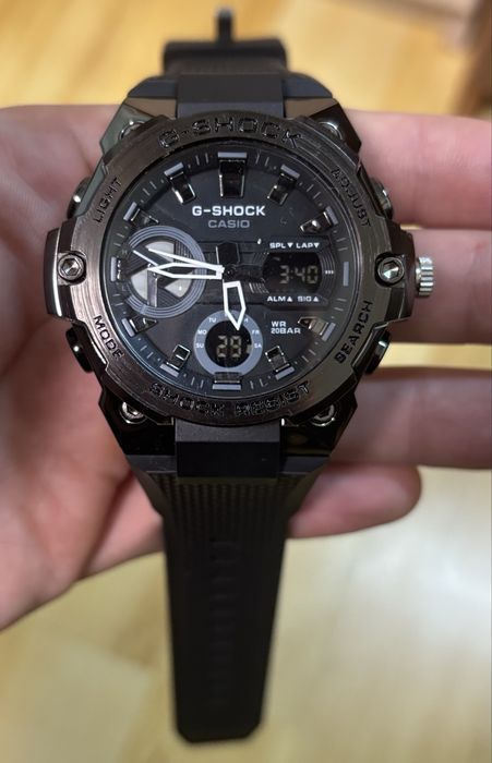 Часовник G-shock