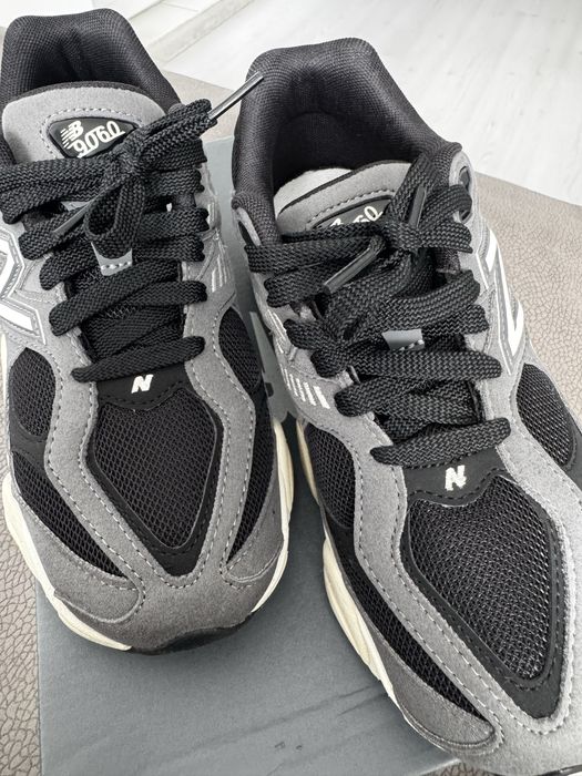 Adidasi New Balance 9060