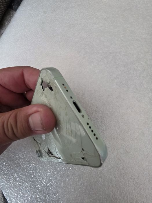 IPhone 12 за части