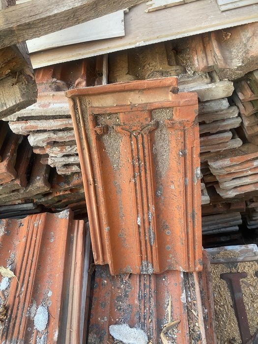 Продавам стари керемиди