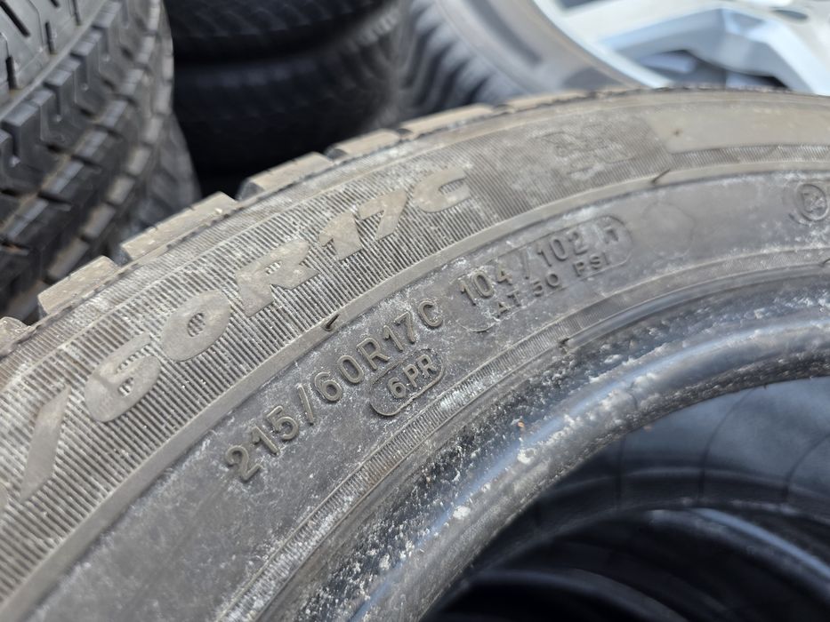 2бр Летни гуми 215 60 17 С - Michelin