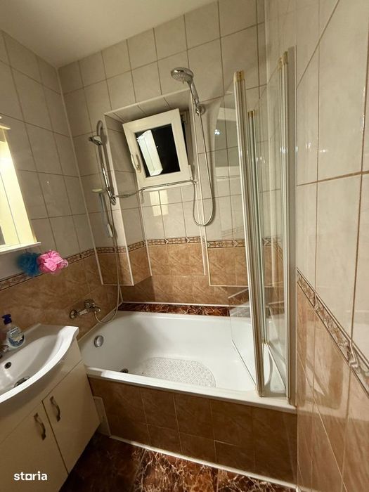 Apartament cu 3 camere decomandate, G. Enescu