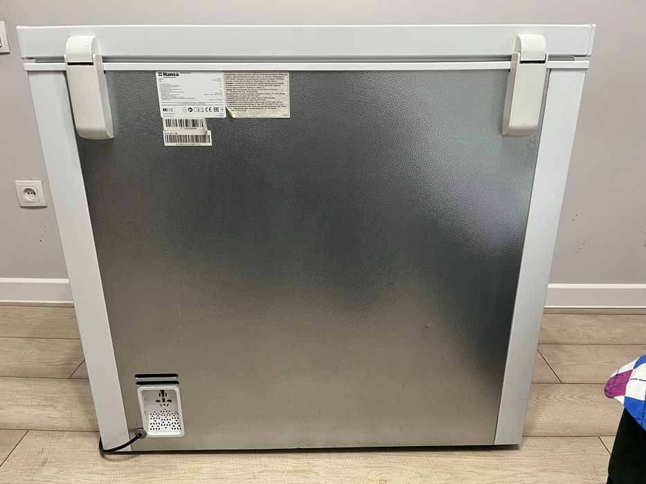 Продам морозильный ларь Hansa FS200.4