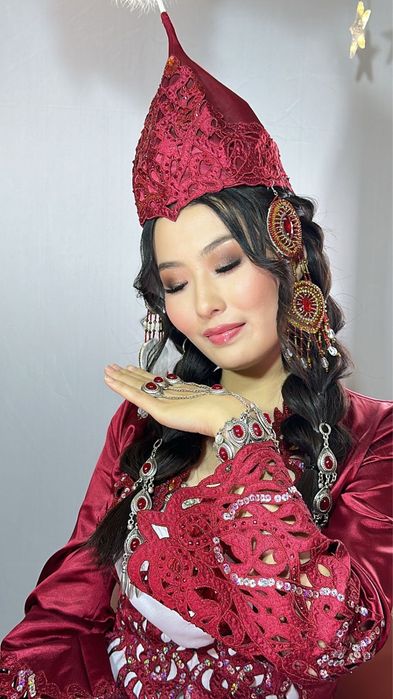 Дизайнерская традиционная казахская одежда,