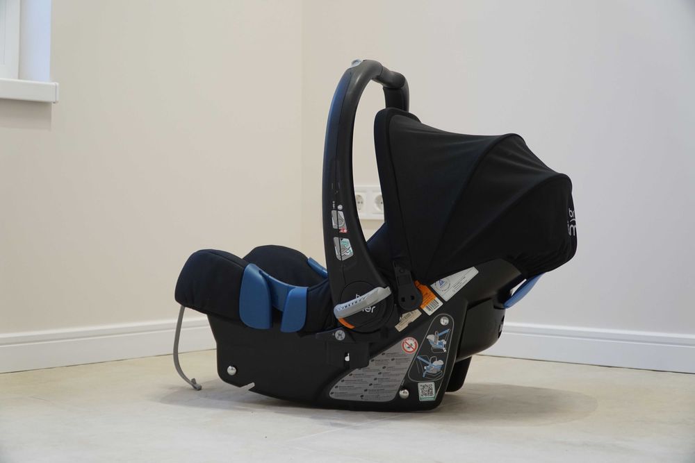 Столче за кола Britax Romer + IsoFix base