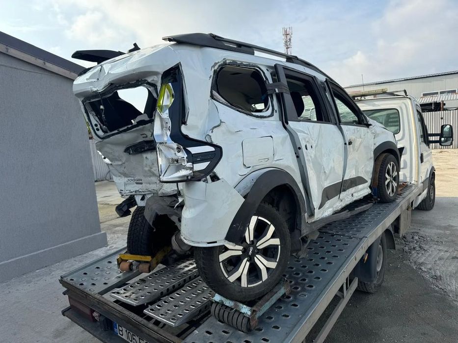 dezmembrez dacia jogger 1.6 cod h4m-c6 69 kw benzina+electric an 2024