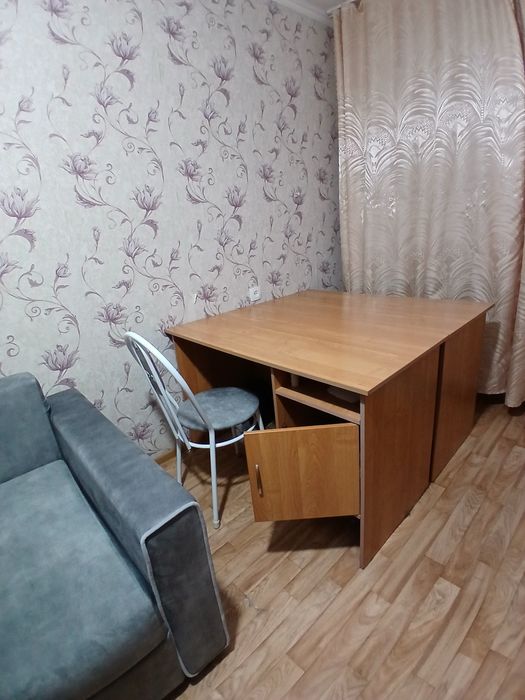 Продается стол 2 штуки