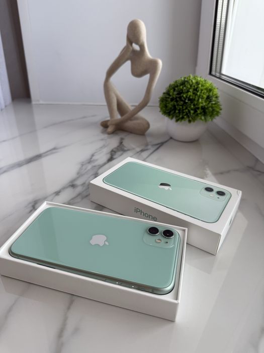 Продам Айфон 11