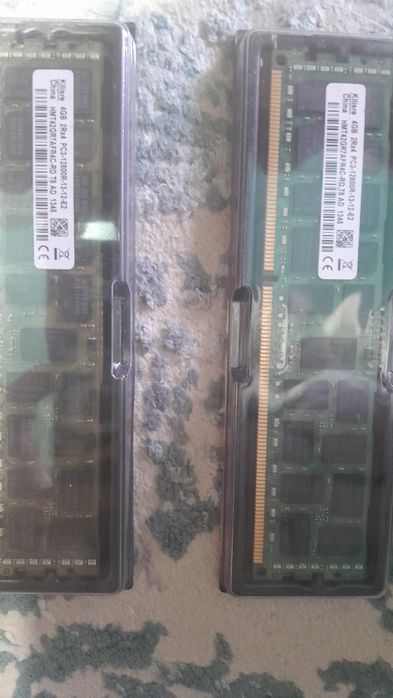 Аперативная память 2 на 4 GB