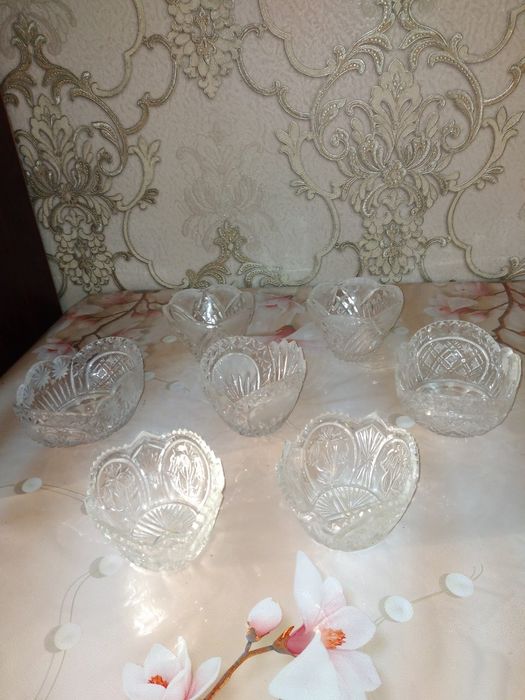Подхрустальный вазы
