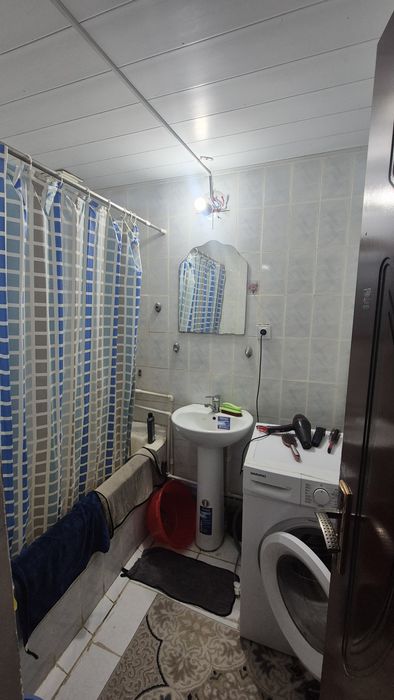 Продается Kvartira sotiladi yunusobod sampi yaqinida 2 xona 3 xona qil