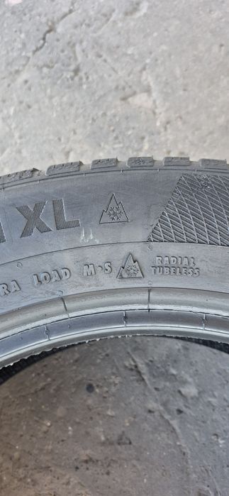 2 anvelope iarna Continental 265/50/20.Pretul este pe bucata.