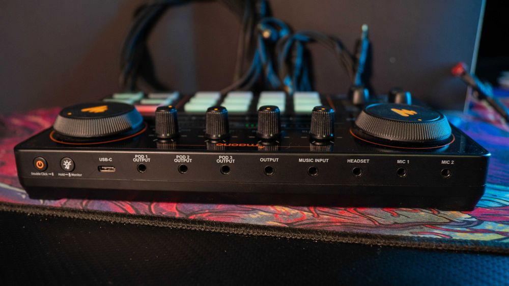 Pachet Interfață audio / Mixer, Podcast / Streaming MAONO MaonoCaster Lite AU-AM200-S1 - Mixer + Mic