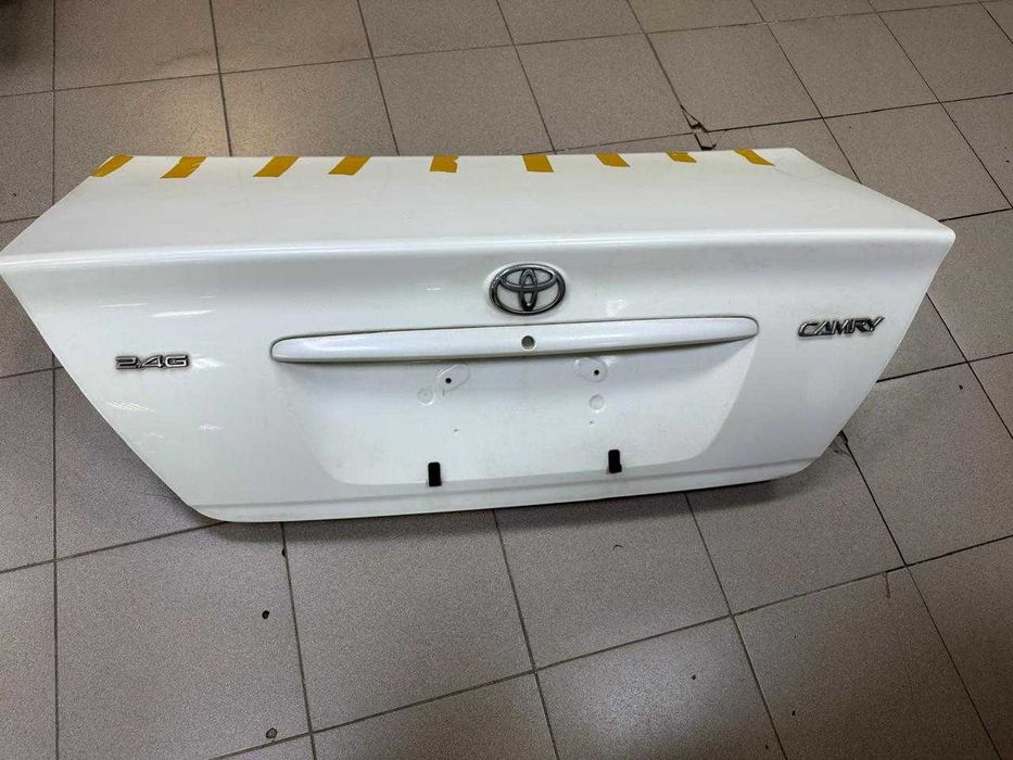 Крышка багажника Toyota Camry 30 35 оригинал белый жемчуг Камри багаж