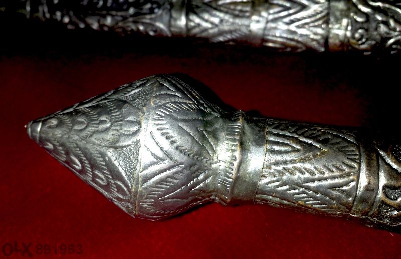 Колекционерски нож с гравирано острие