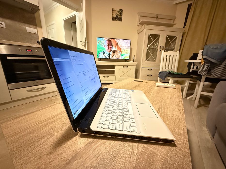 Продавам лаптоп Sony Vayo