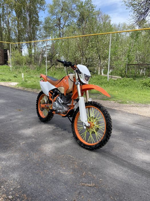 В продаже эндуро 250 кубов