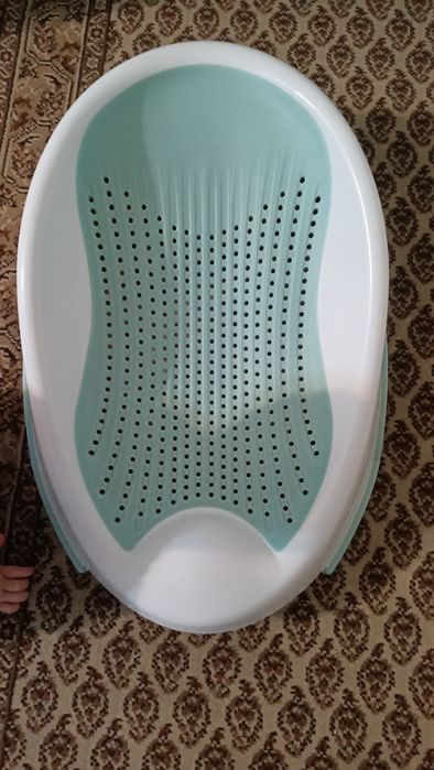 Vând Suport pentru cadă baie bebeluși, alb / verde mentă, 61 x 39 x 21