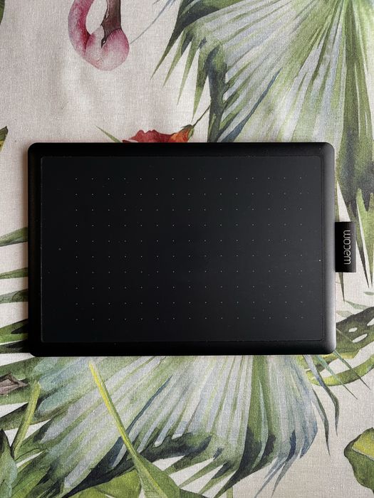 Tableta grafica WACOM One Small CTL-472-S, negru-rosu!