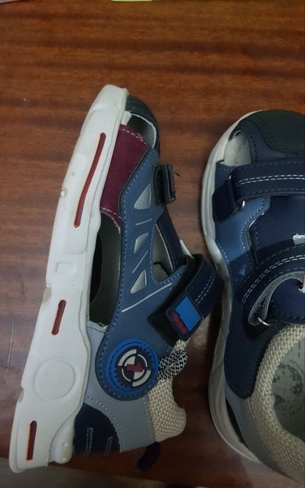 Продам новые сандали для мальчика