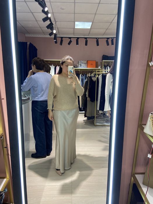 Вечерний образ в золотом оттенке