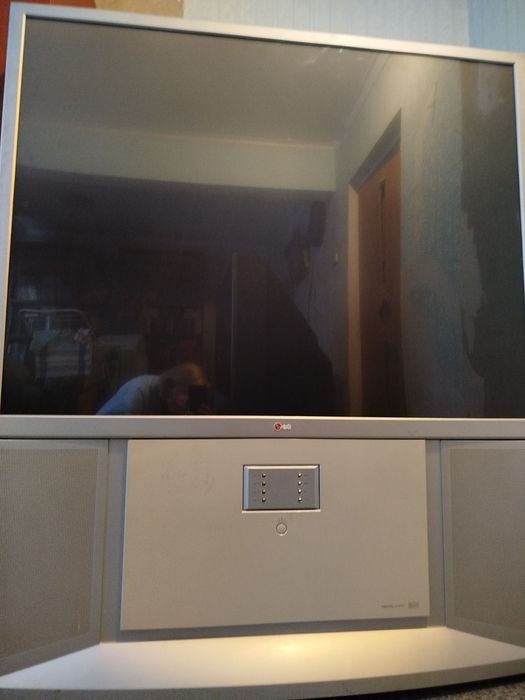 Телевизор напольный LG